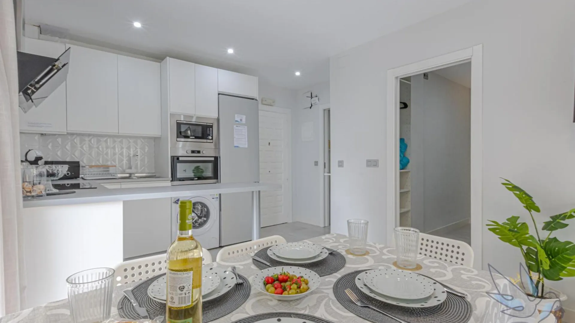 Benal Beach 2Bdr Beachfront Apartment With Water Park Benalmadena