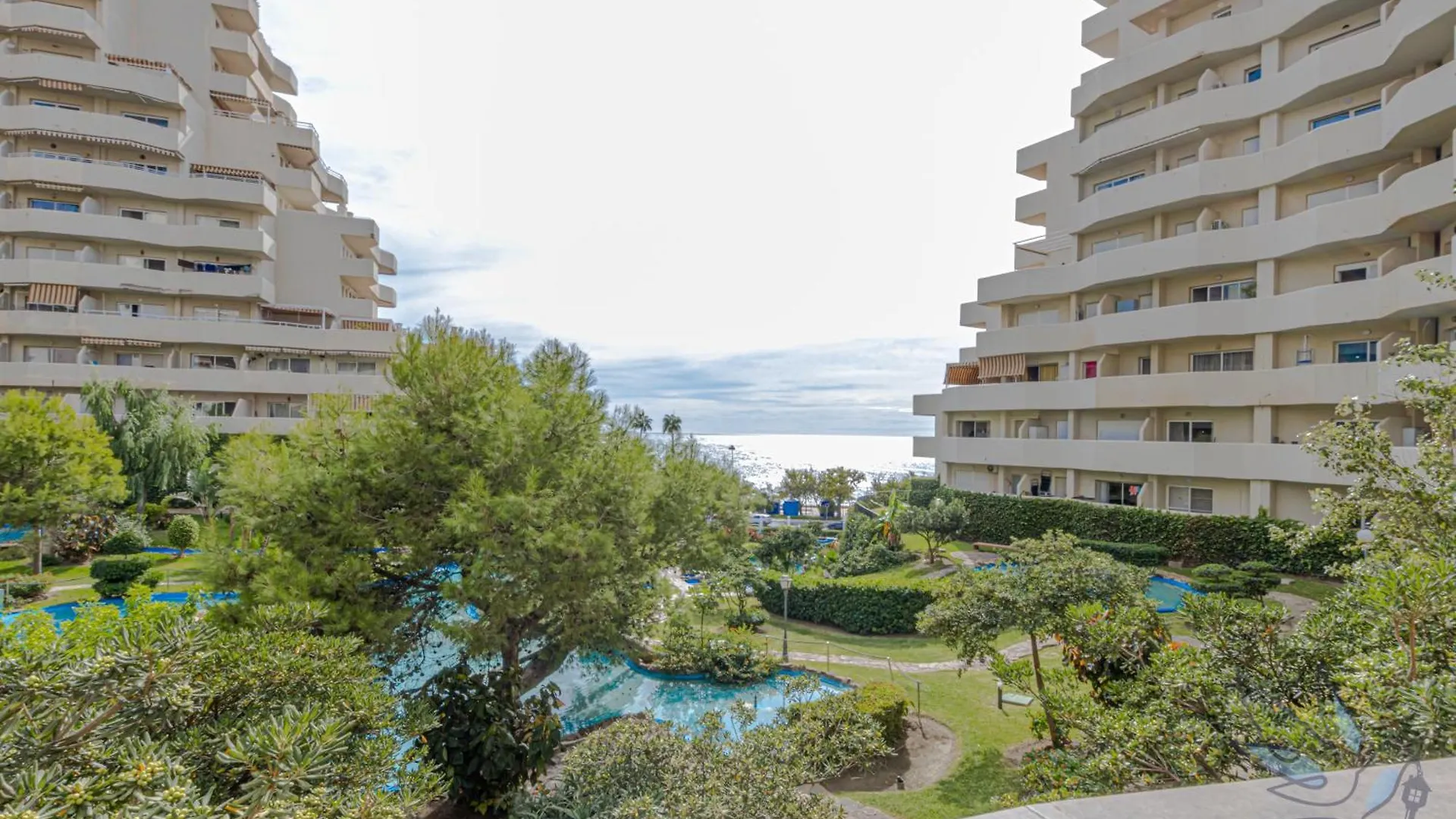 Benal Beach 2Bdr Beachfront Apartment With Water Park Benalmadena Spain